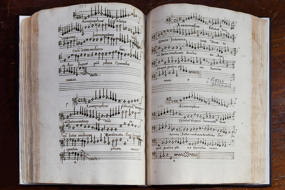 Anne Boleyn's Music Book open 6x4.jpg