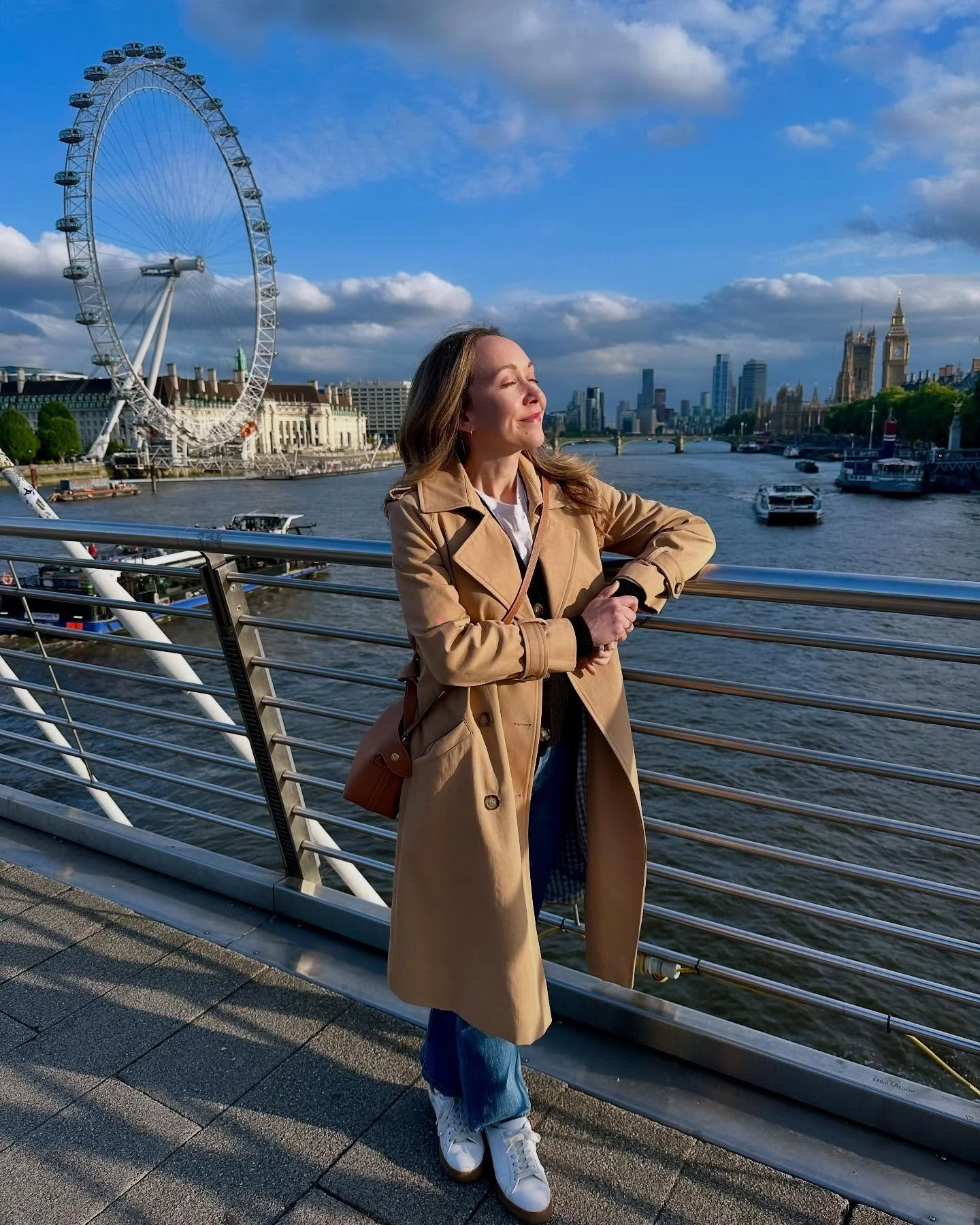 Love ya, London! 
Swipe to the last picture for a very epic (and British) celebrity sighting that I am still laughing about 🤭