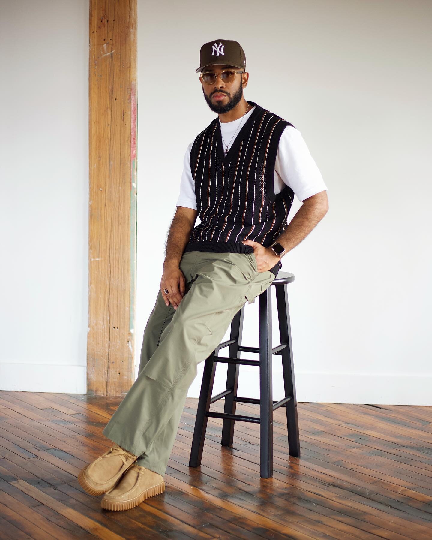 Daytoday&rsquo;s with @footlocker &amp; @clarksshoes, wearing the Clark Torhill&rsquo;s in Tan. #flclarkstorhill #sponsored

#ootd #ootdmens 
#fitoftheday #menswear