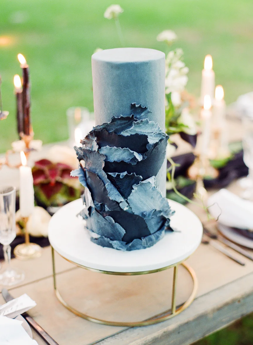 Dark and Moody Fall Wedding Inspiration | Charleston Wedding | Southern Wedding | Fall Wedding Ideas | Fall Bridal Ideas | Halloween Bride | Halloween Wedding Ideas | Lisa Blume Photography | Cheers Darling Planning | Paprika Southern