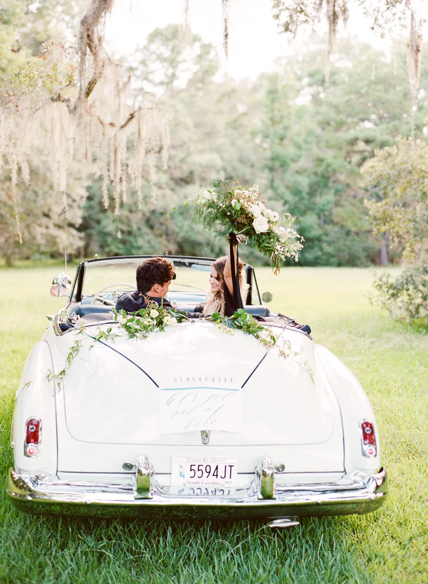 Dark and Moody Fall Wedding Inspiration | Charleston Wedding | Southern Wedding | Fall Wedding Ideas | Fall Bridal Ideas | Halloween Bride | Halloween Wedding Ideas | Lisa Blume Photography | Cheers Darling Planning | Paprika Southern