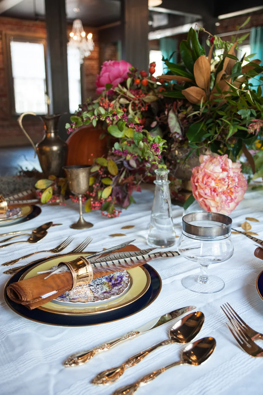 Thanksgiving Table | Thanksgiving Table Ideas | Thanksgiving Place Setting | Thanksgiving Decorations | Thanksgiving Dinner | Thanksgiving Dinner Ideas | Prop Styling | Prop Styling Ideas | Thanksgiving Tablescapes | Rustic Thanksgiving Table | DIY Thanksgiving Table | Thanksgiving Table Settings | Farmhouse Thanksgiving Table | Paprika Southern