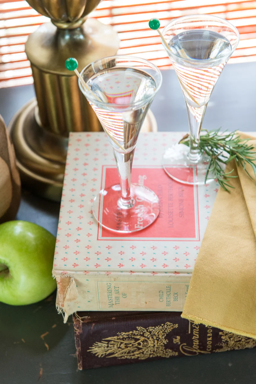 Mid-Century Home Decor | Home Decor Ideas | Mid-Century Modern | Mid-Century Home Interior | Mid-Century Home Design | Mid-Century Living Room Decor | Mid-Century Bar | Paprika Southern