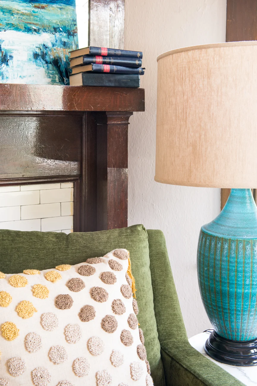 Mid-Century Home Decor | Home Decor Ideas | Mid-Century Modern | Mid-Century Home Interior | Mid-Century Home Design | Mid-Century Living Room Decor | Green Mid-century Chair | Paprika Southern