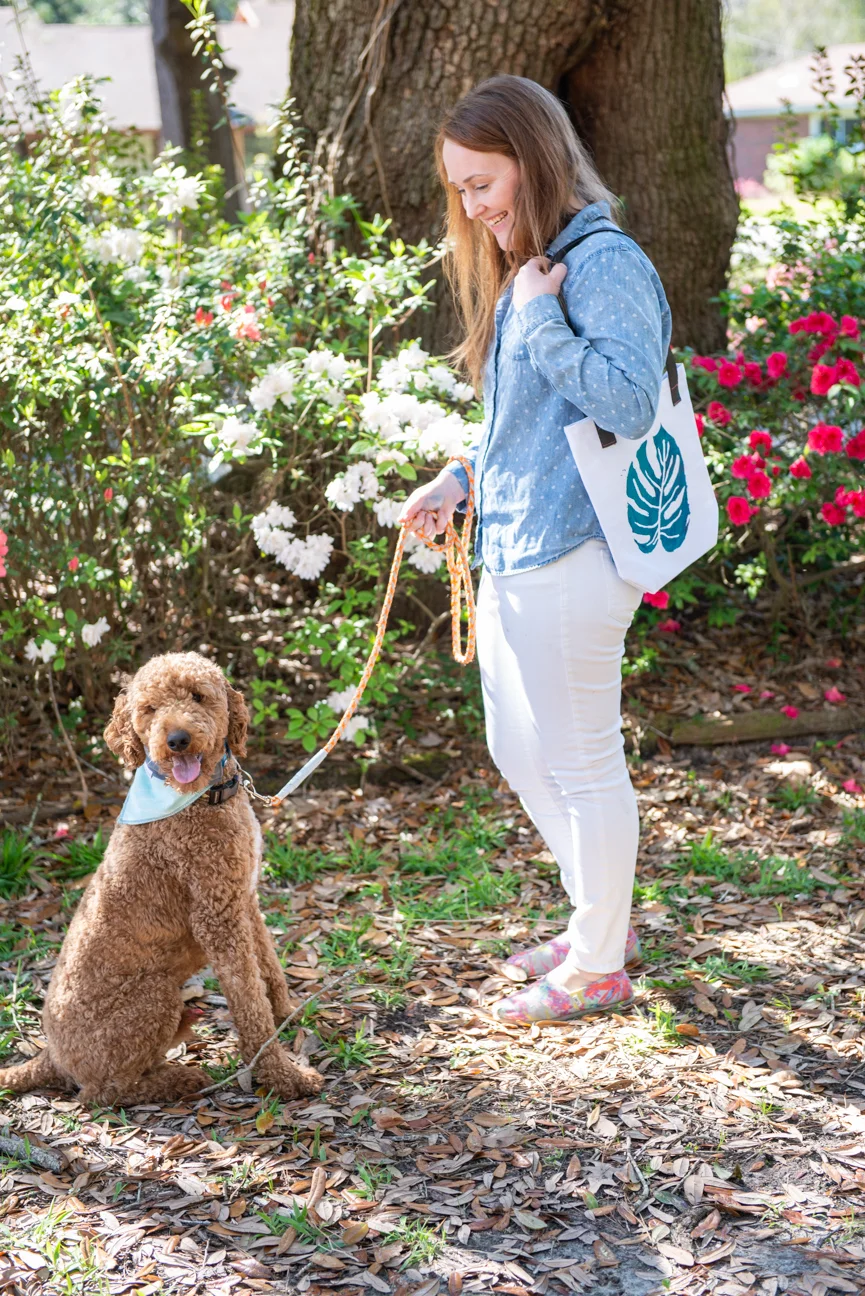 DIY Screen Printed Tote | Moss & Marsh | DIY Screen Printing | Easy Screen Printing | Screen Printing At Home | Screen Printing for Kids | Screen Printing Project | Easy Screen Printing Tutorial | Monstera Leaf | Farmers’ Market | Farmers’ Market Tote | Screen Printing Designs | Mod Podge Projects | Screen printing ideas | Screen Printing on Canvas | Screen Printing on Vinyl | Craft Project | Kids Craft Project Ideas | Spring Break Craft Project Ideas | Paprika Southern