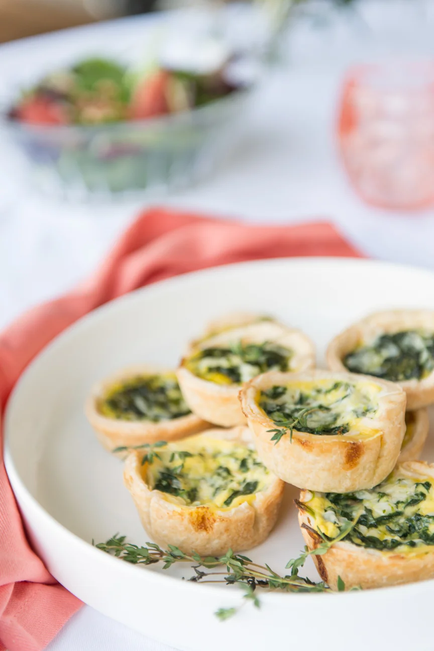Mini Quiches | Thyme and Swiss Cheese Mini Quiche | Easter Ideas | Easter Recipes | Easter Brunch Ideas | Easy Easter Recipes | Brunch Recipes | Spring Brunch | Spring Brunch Recipes | Breakfast Ideas | Easter Entertaining Ideas | Spring Entertainin…