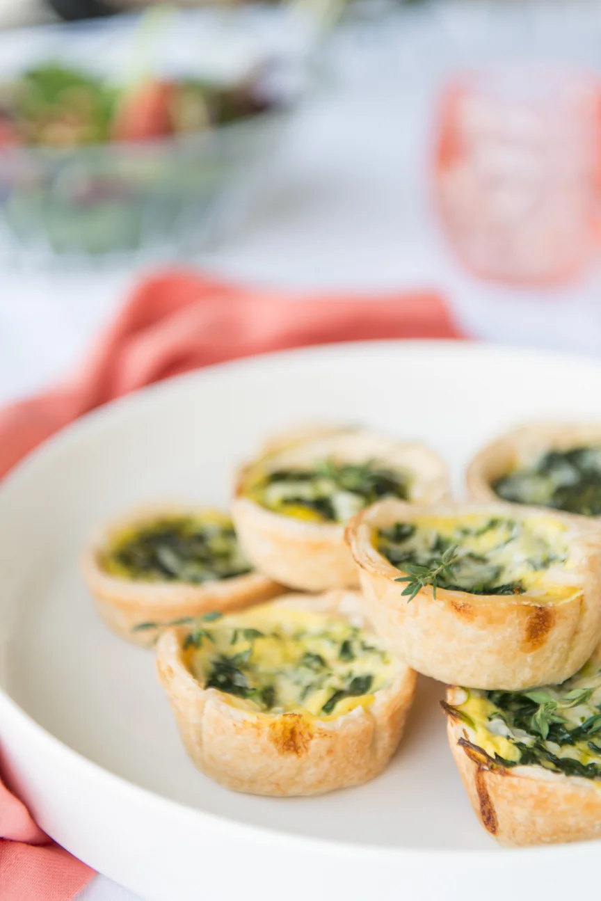 Mini Quiches | Thyme and Swiss Cheese Mini Quiche | Easter Ideas | Easter Recipes | Easter Brunch Ideas | Easy Easter Recipes | Brunch Recipes | Spring Brunch | Spring Brunch Recipes | Breakfast Ideas | Easter Entertaining Ideas | Spring Entertainin…