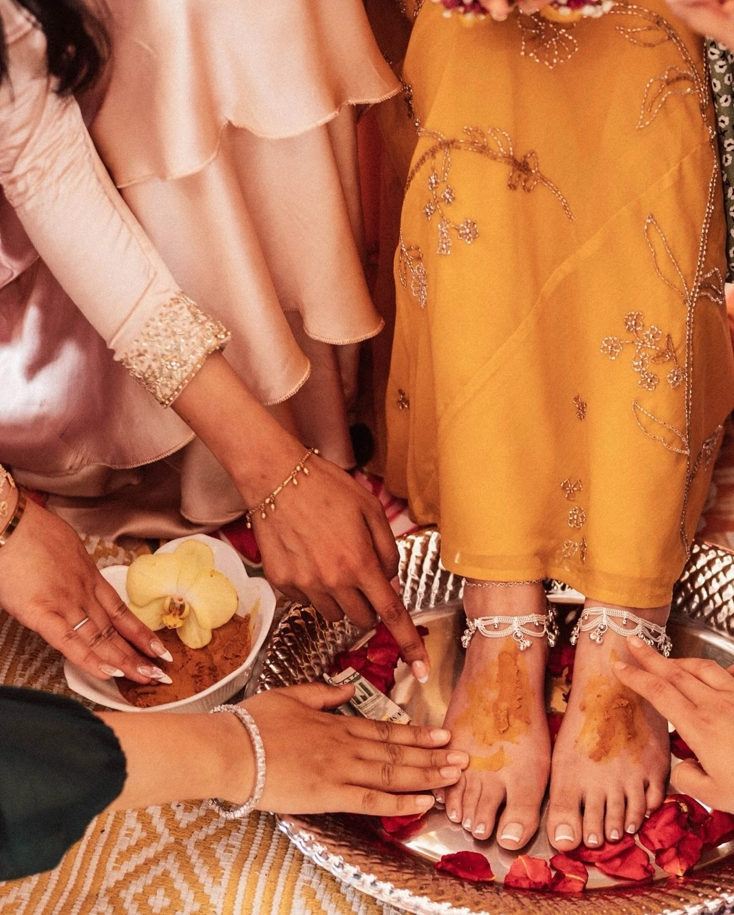 Obsessed!!!
what an absolute
experience and a pleasure to be a part of this amazing event !

Videography: @aviosvideography
Content: @visualxkahani 
Decor: @onyxmoonevents 
Party favors: @shahigifts 
Catering: @hanascabana23
Floral bracelets: @elegan