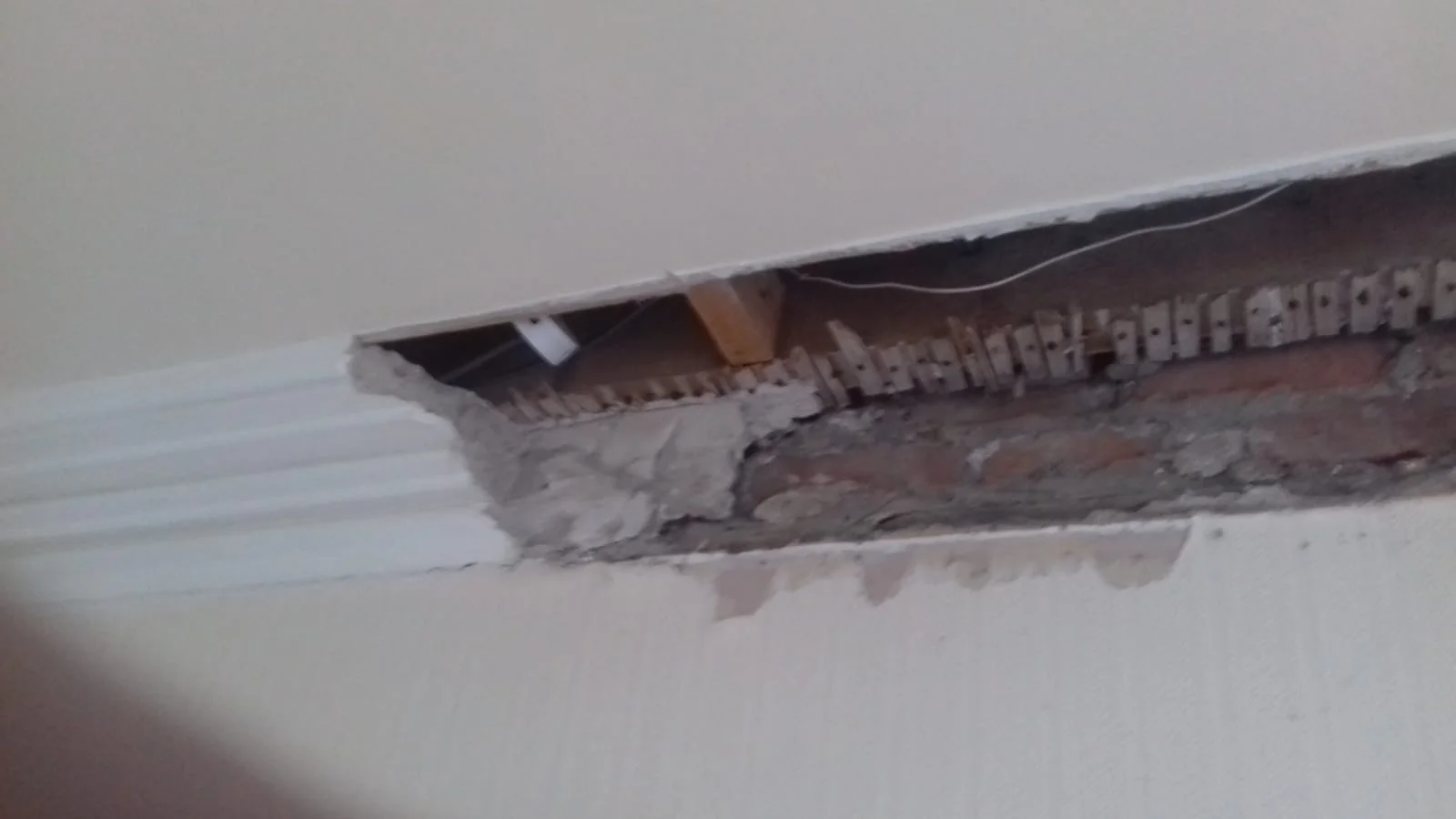 Large ornate cornice (coving) repairs in Hull