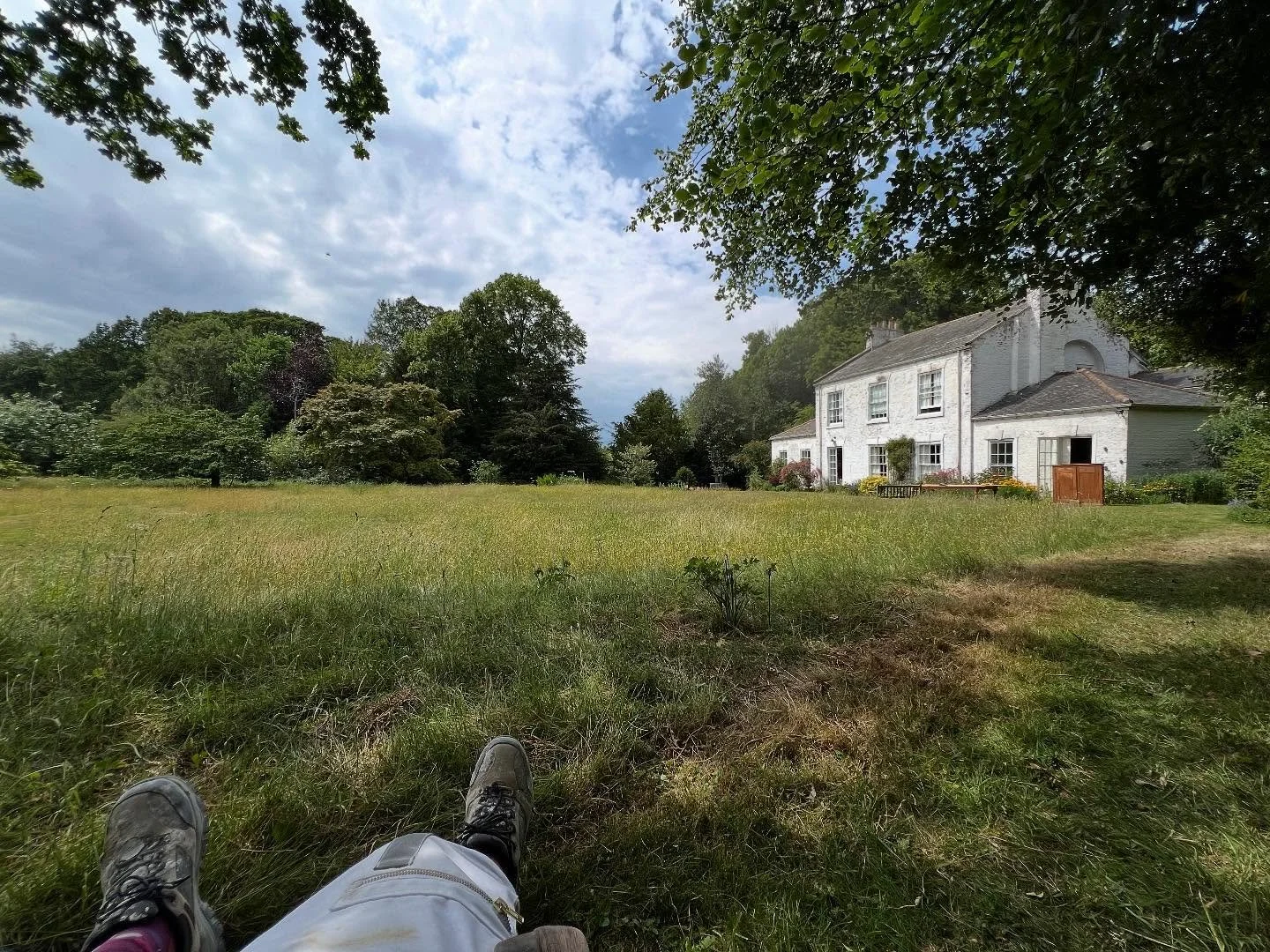 While I wait for lime topcoat has pulled in inside this 18th century hunting lodge , nice to chill outside and take a quick nap.  So peaceful over here - isolated area.