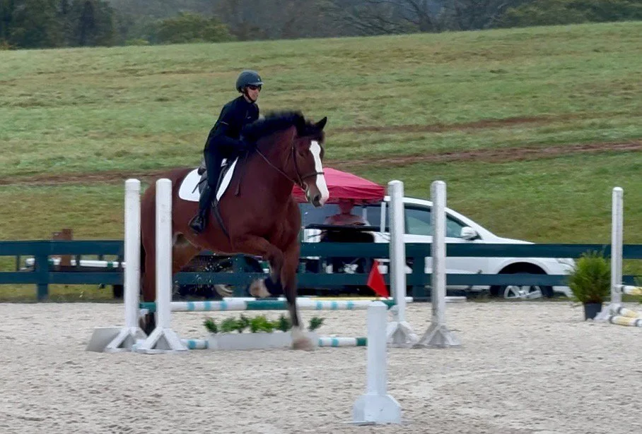 Mungo GMJS jump 3.jpg