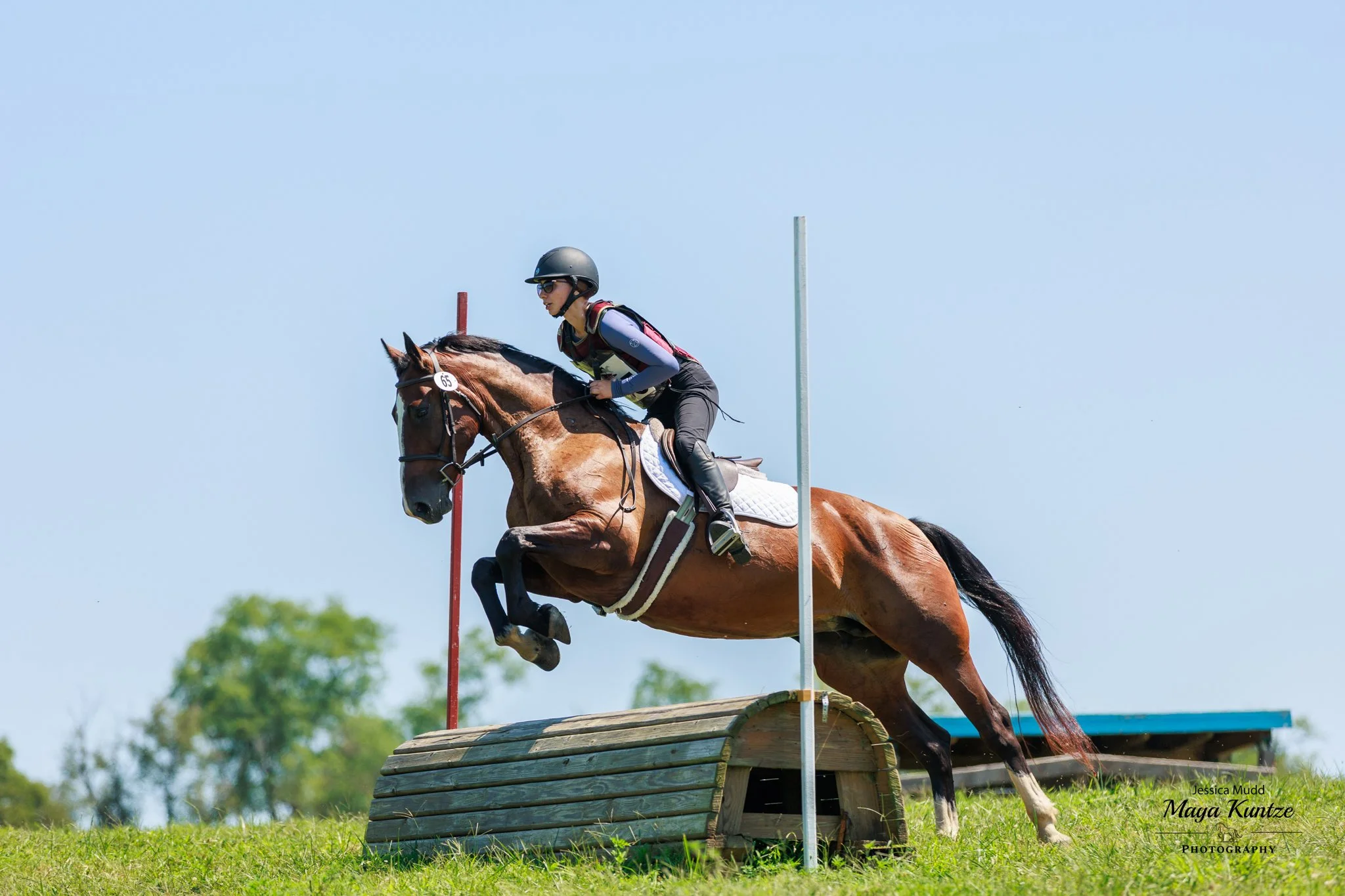 Tee WDST prof xc jump 1.jpg