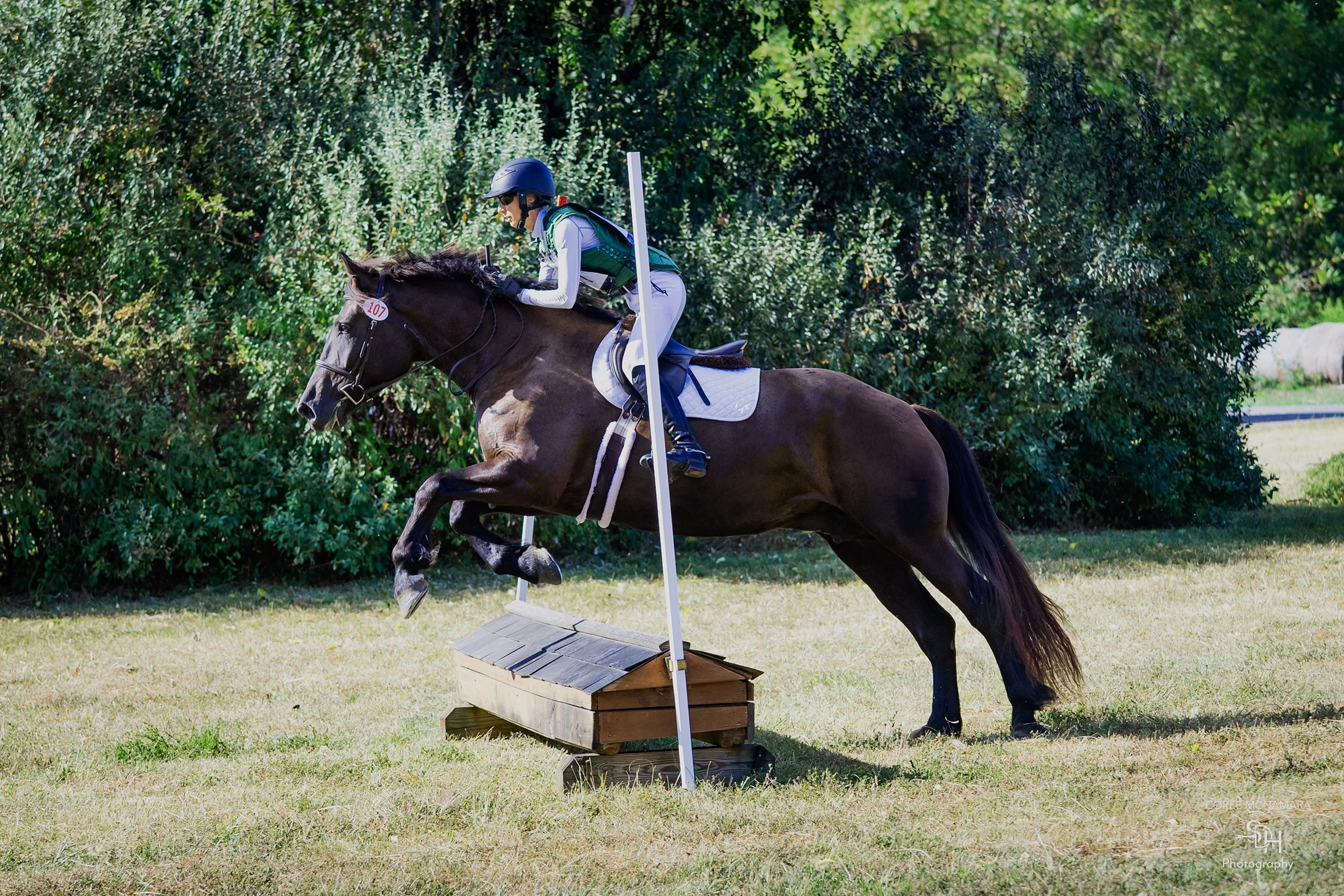Evren CDCTA prof xc jump 2 med.jpg