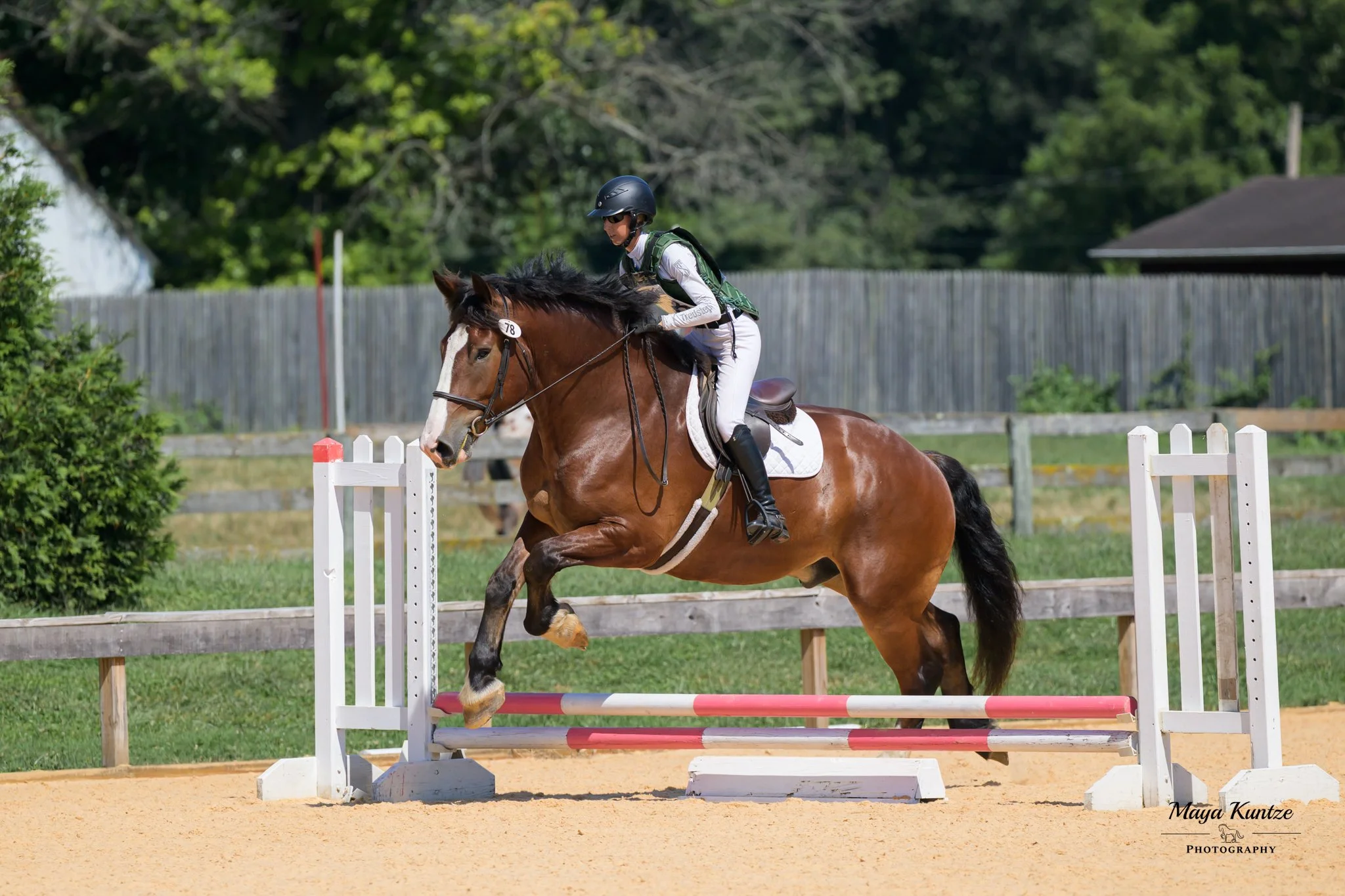 Mungo WDST prof jump 1.jpg