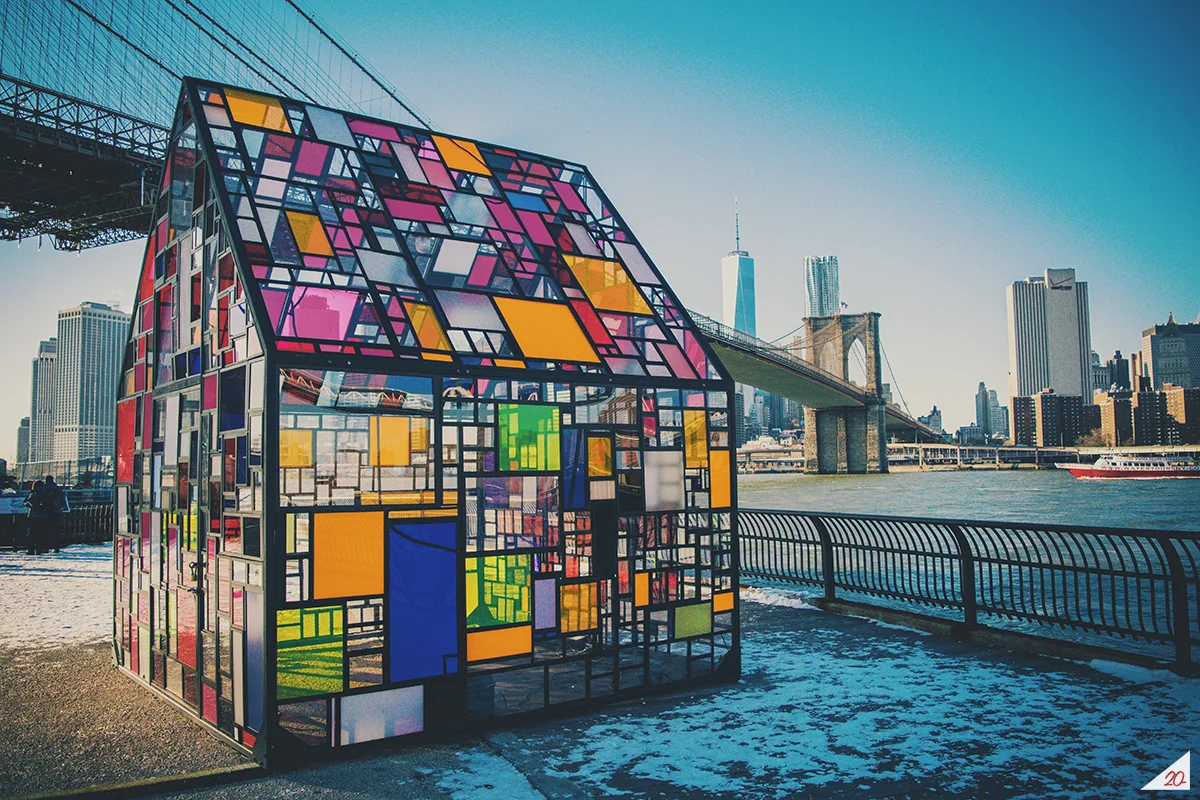One of my favourite photos from my first trip to New York City in 2015. It was like -35 degrees that day and I had the bright idea of walking from upper Manhattan to Brooklyn, stopping periodically along the way to snap photos and warm up in more than a few Starbucks. Worth it. The next day we visited Pentagram and Sterling Brands — it felt like I was walking on holy ground at both studios (what designer wouldn’t when you’re literally standing in Paula Scher and Michael Beirut’s offices).
