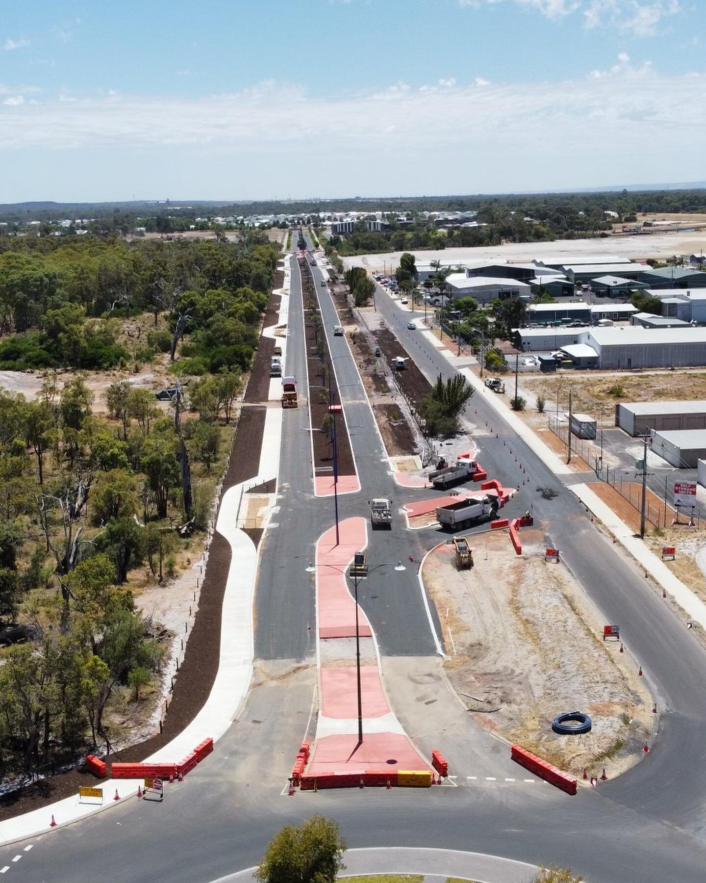 The new Promenade Extension is nearing completion, with the road expected to be opened for traffic on the 3rd of February. The new 700m extension included works of clearing, bulk earthworks, drainage, roadworks and landscaping.
&bull;
&bull;
&bull;
#