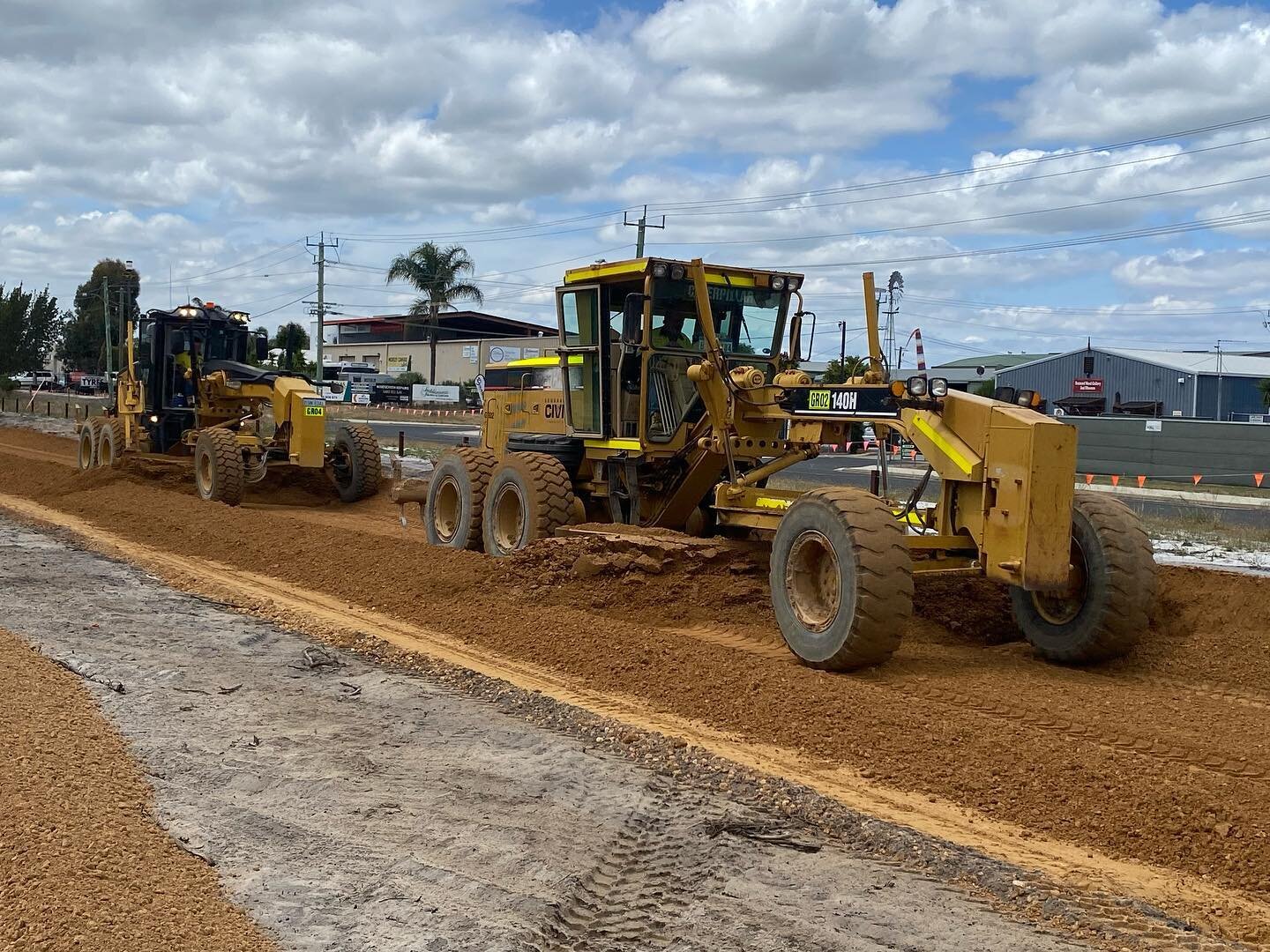 Father &amp; son Falloon duo mixing gravel, bringing road construction to completion at the Promenade in Australind. 
&bull;
&bull;
&bull;
#southwestwa #bunburywa #civilconstruction #family #roadconstruction #geographecivilptyltd #jobswa