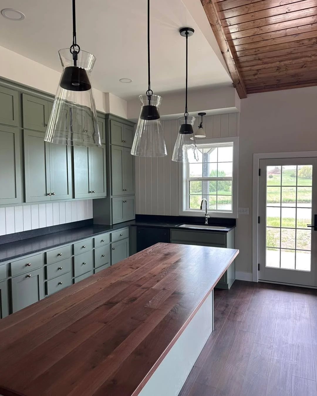 {Spring/Summer Projects} . . . just a few photos of recent projects. More to come as projects get the finishing touches. We have such great clients to work with and I enjoy getting to know each of them. Whether you are building new or remodeling it i