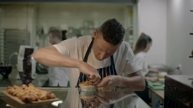 AMEX - 'Celebrity Intern, Bakery'