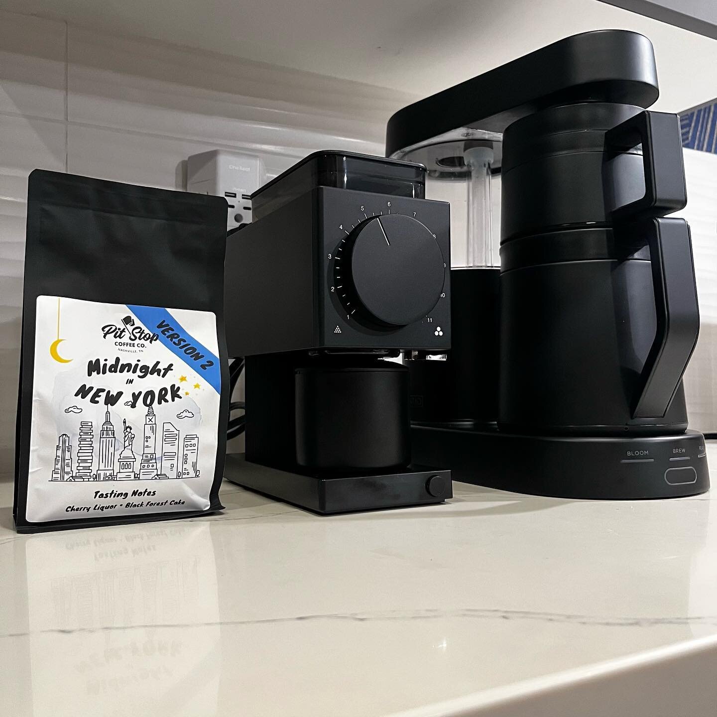 Getting our first Airbnb account fueled up with incredible micro-lot coffee!
-
The @ratiocoffee batch brewer and @fellowproducts Ode grinder are a match made in heaven ❤️&zwj;🔥 combine it with our micro lot coffee &amp; you&rsquo;ve got a setup wort