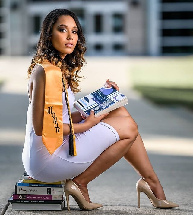 Wrapped up my last graduation session in PA. Congrats @kayvxo__ .
.
.
.
#ocfportraits #lightshapers #pennstate #pennstateharrisburg #photographer #photoshoot #godox #z6 #dfwphotographer #dfwmodel