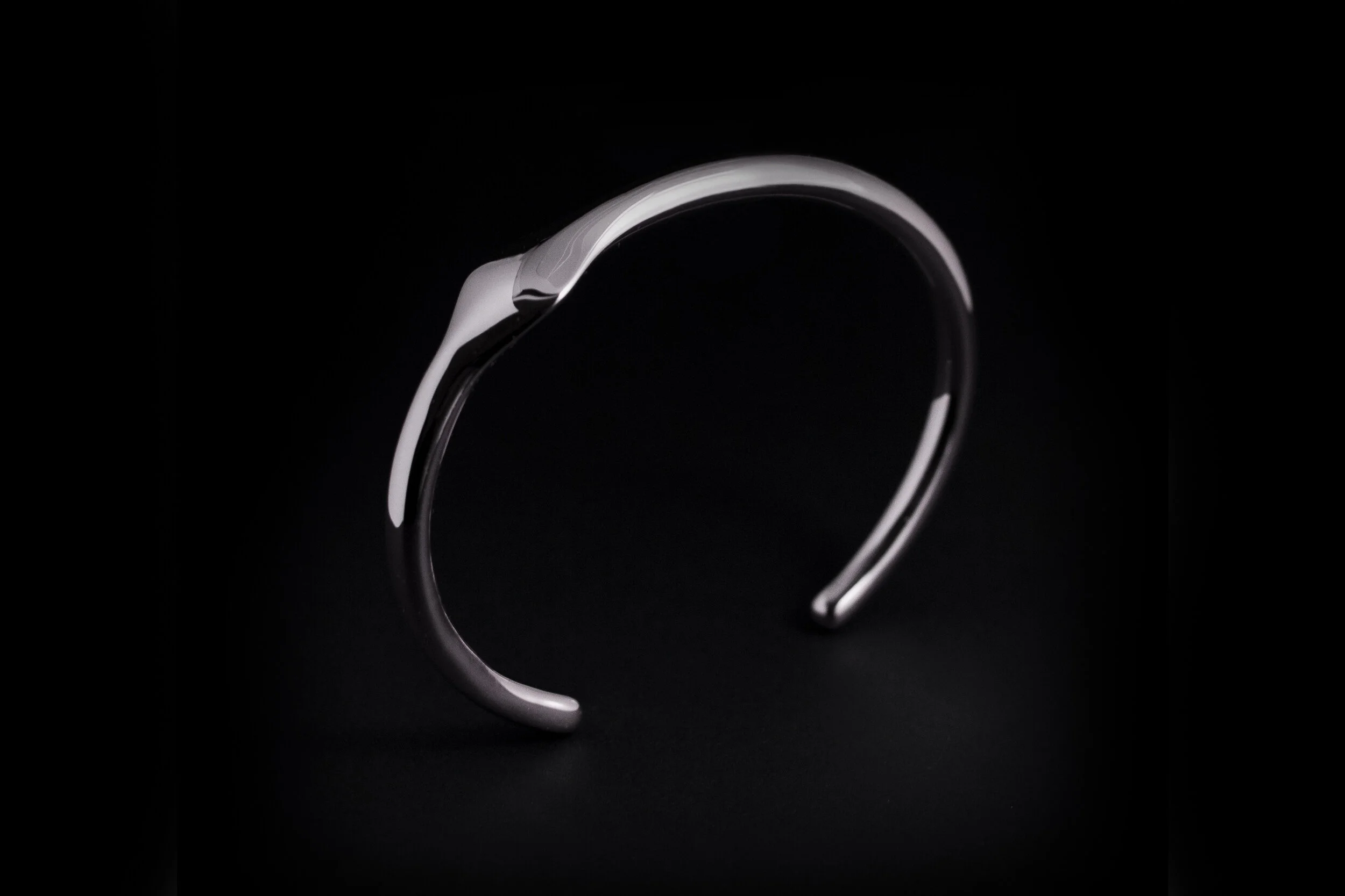 MANTA_offset_platinum-A.jpg