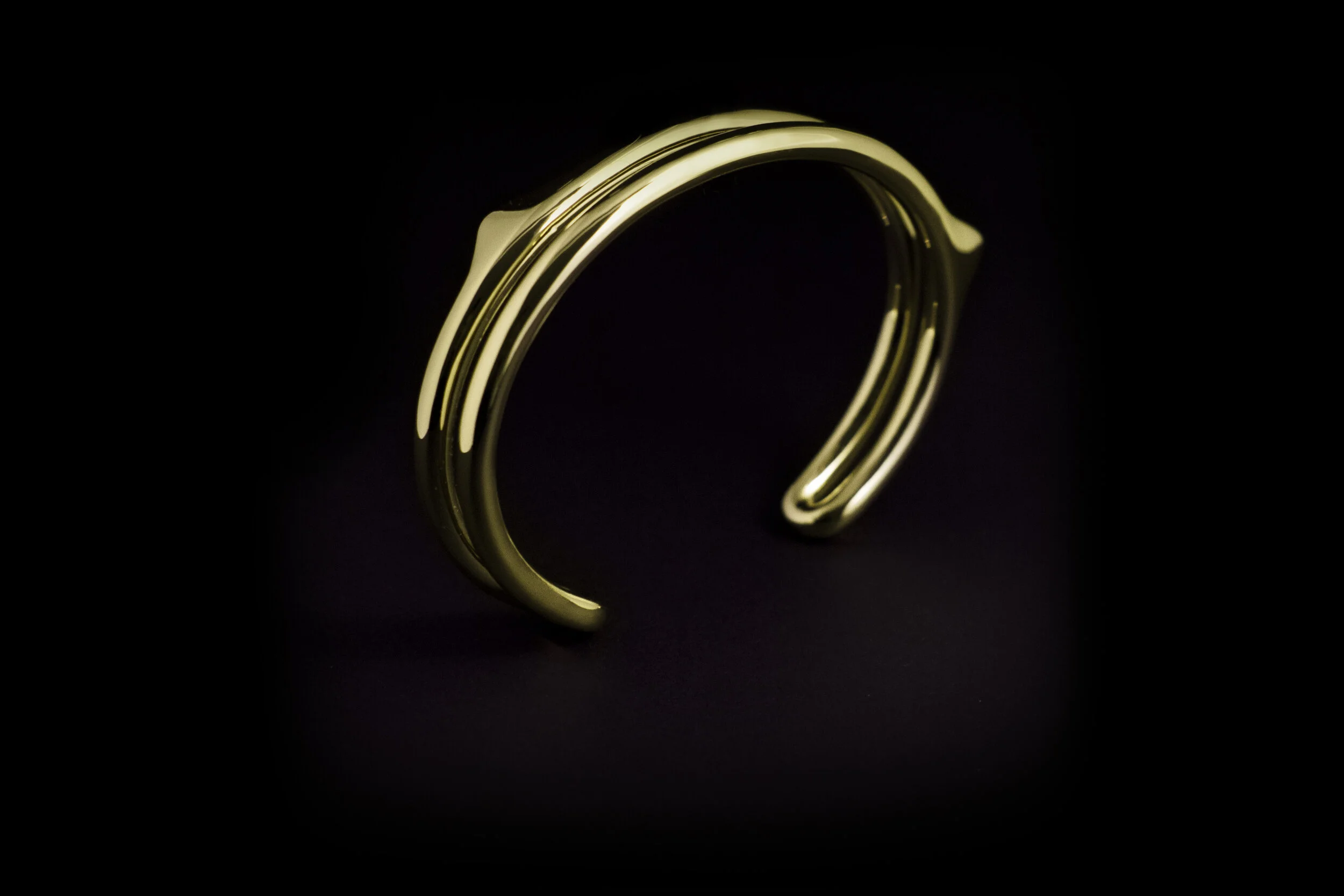 MANTA_chase_gold-A.jpg