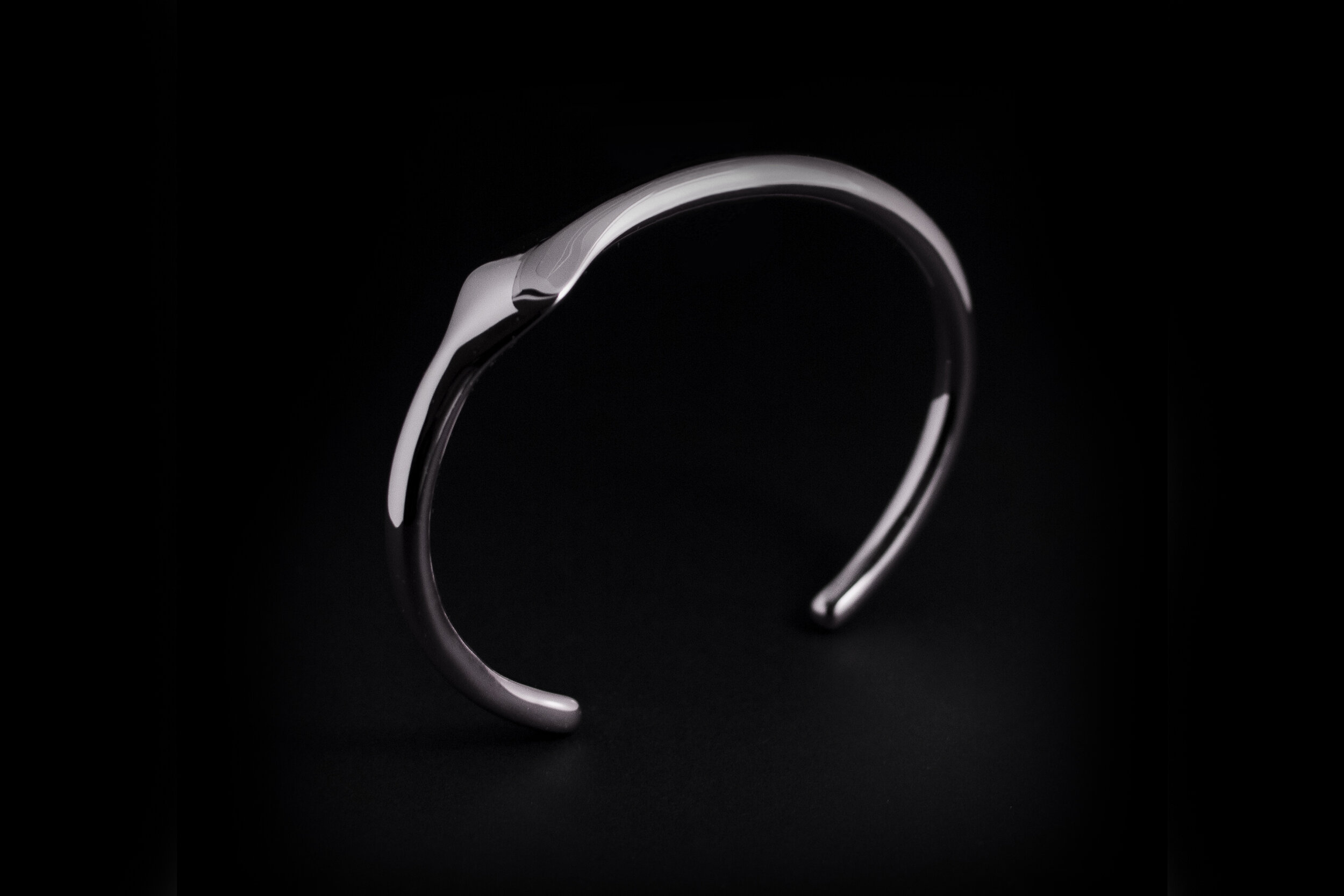 MANTA_offset_platinum-A.jpg