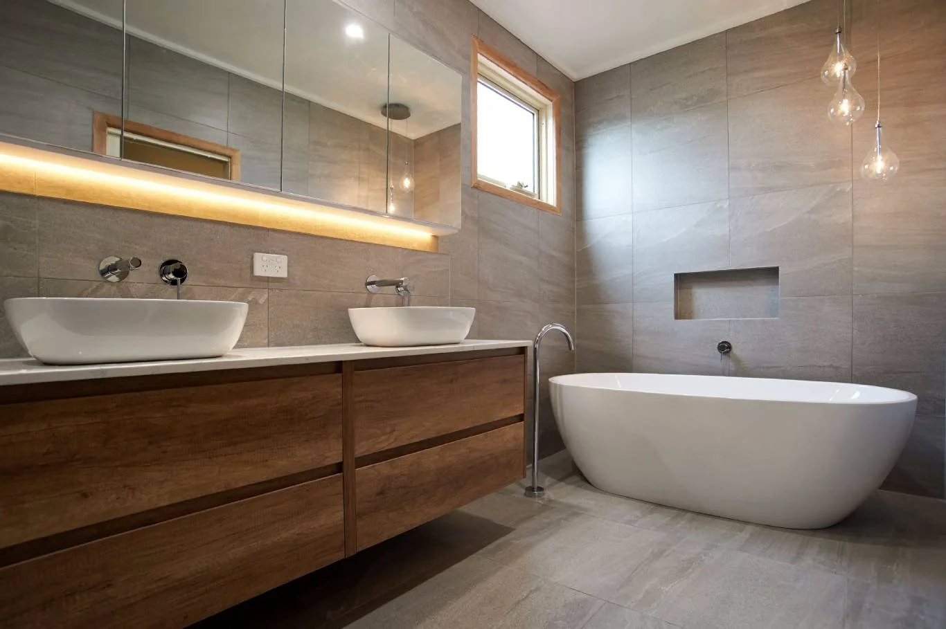 Bathroom Renovations Wollongong, Illawarra Des Cripps Builder