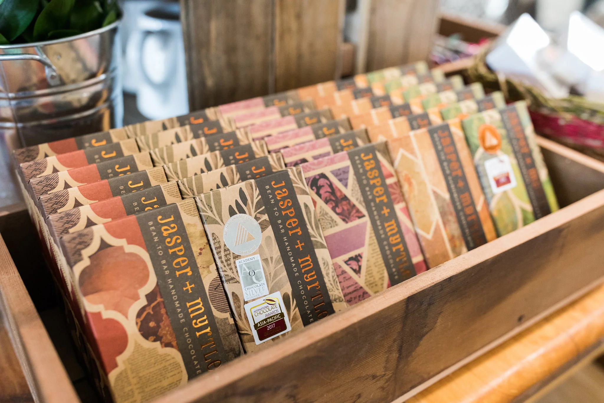 Buy flowers & gifts online Delivery to Canberra, Queanbeyan, Jerrabomberra and Googong