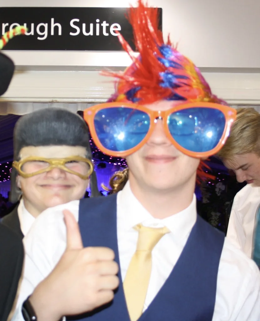 id2oGllySR2BXk9VwrlSow_thumb_140.jpg