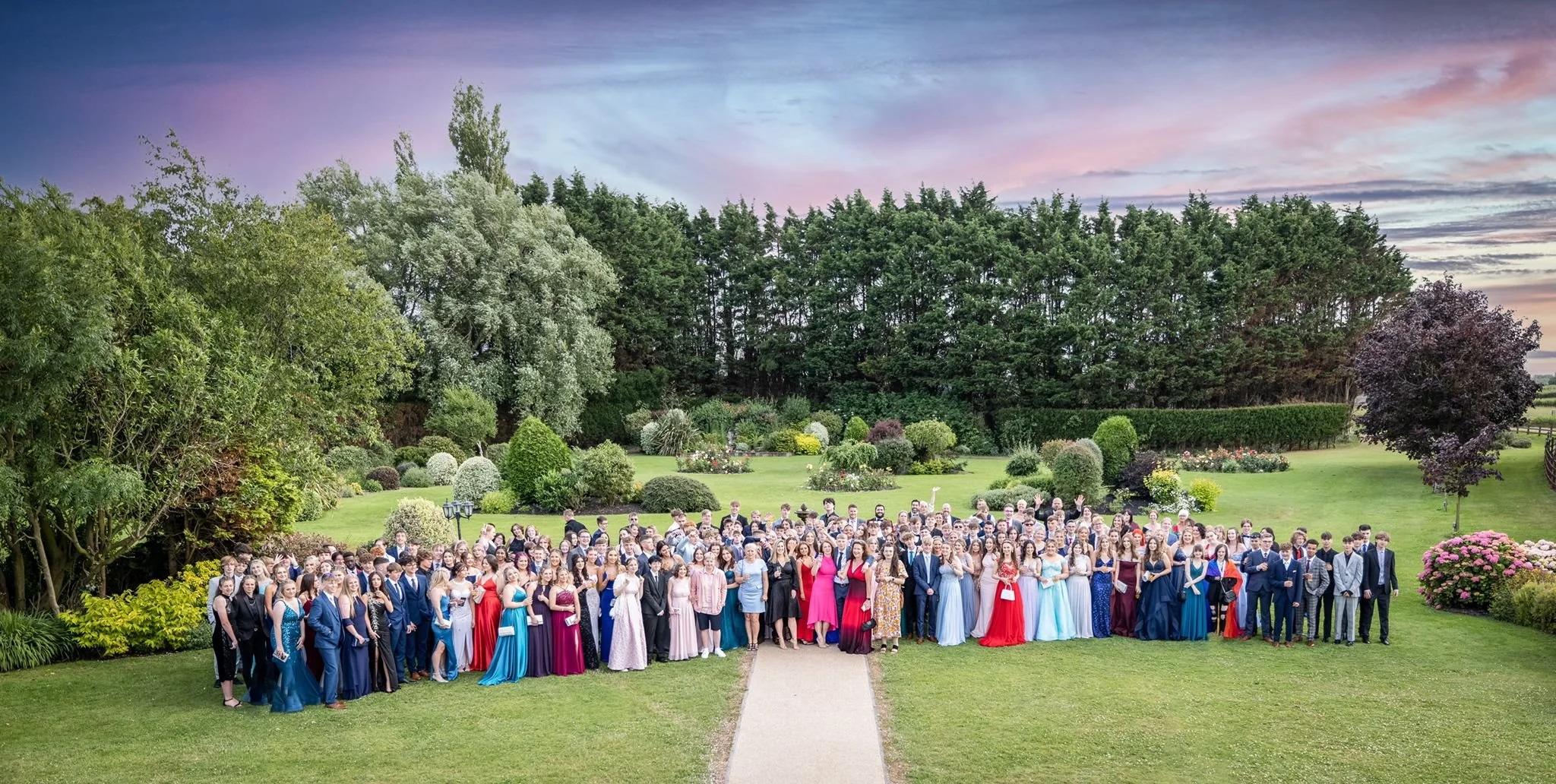 JDNC: Hundreds of students said goodbye to their school days in wonderful fashion at their annual prom 