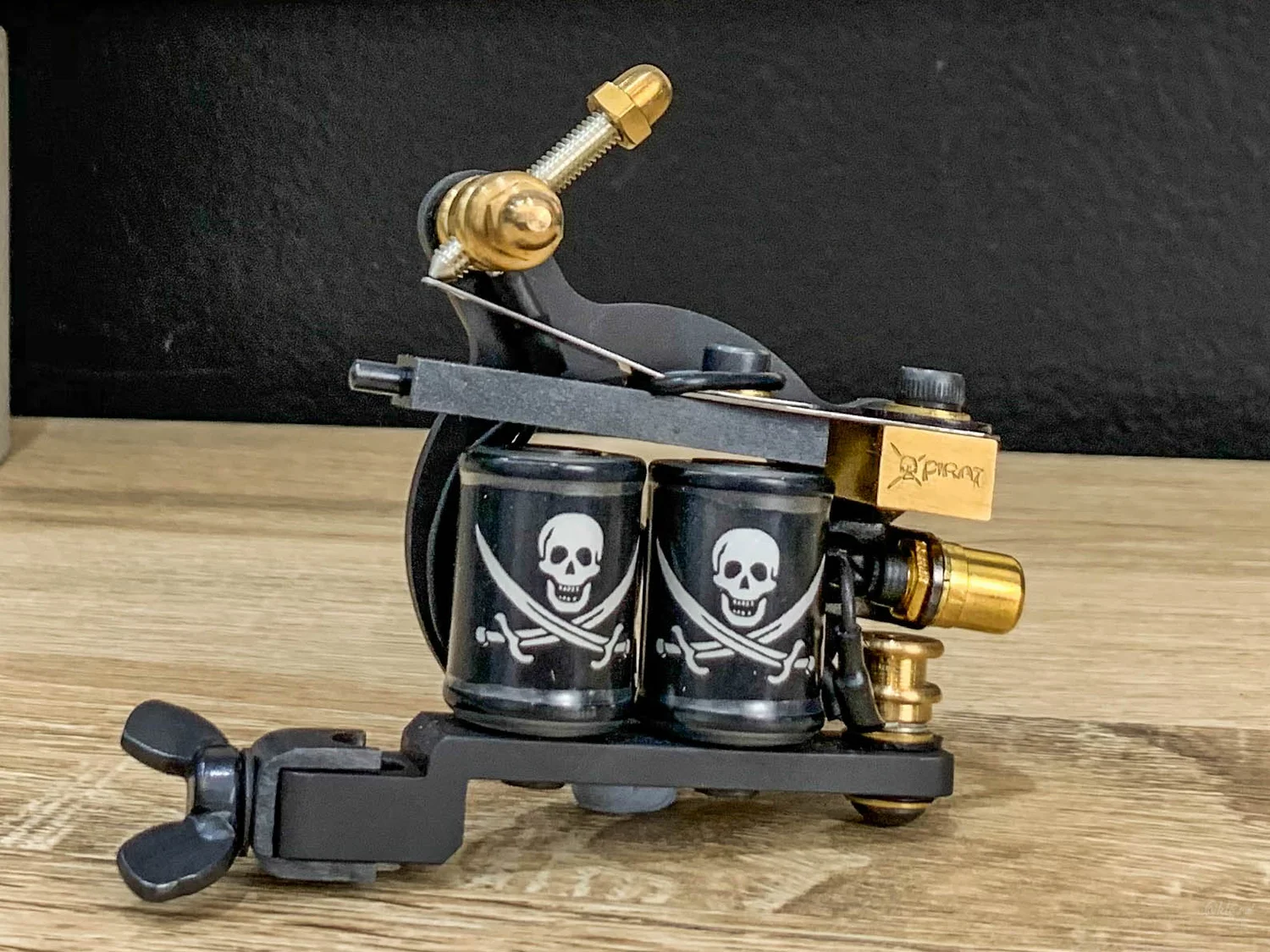 Pirat Orbital Coil Tattoo Machine Squires Ink