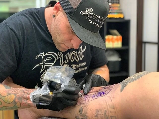Big day today. Full chairs. Busy artists. #squiresink #squirescrew #teamwork #tattooartist #pirattattoomachines #surfersparadise #swag #tattoos #ink #inkart #inked @colinsquire747 @jakedavis9000 @jxwtattoos