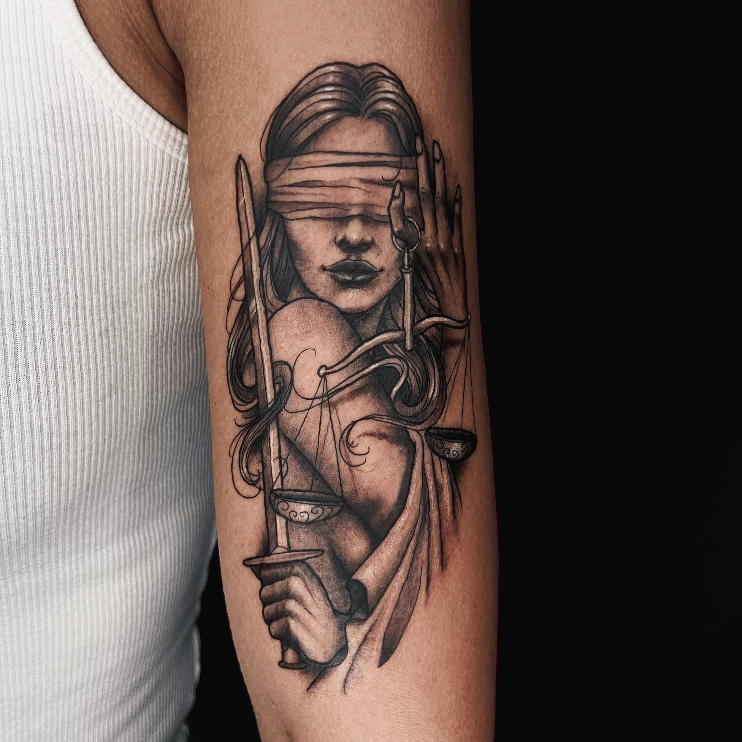 Insane piece done by our new artist, Manuel 😮&zwj;💨 | @manuelviola.tattoos 

#squiresink #goldcoast #2024 #surfersparadise #tattoo #tattooparlor #tattoostudio #ink #inked @pirattattoo #pirattattoomachine #tattooartist #inkart #inkdrawing #skills #t