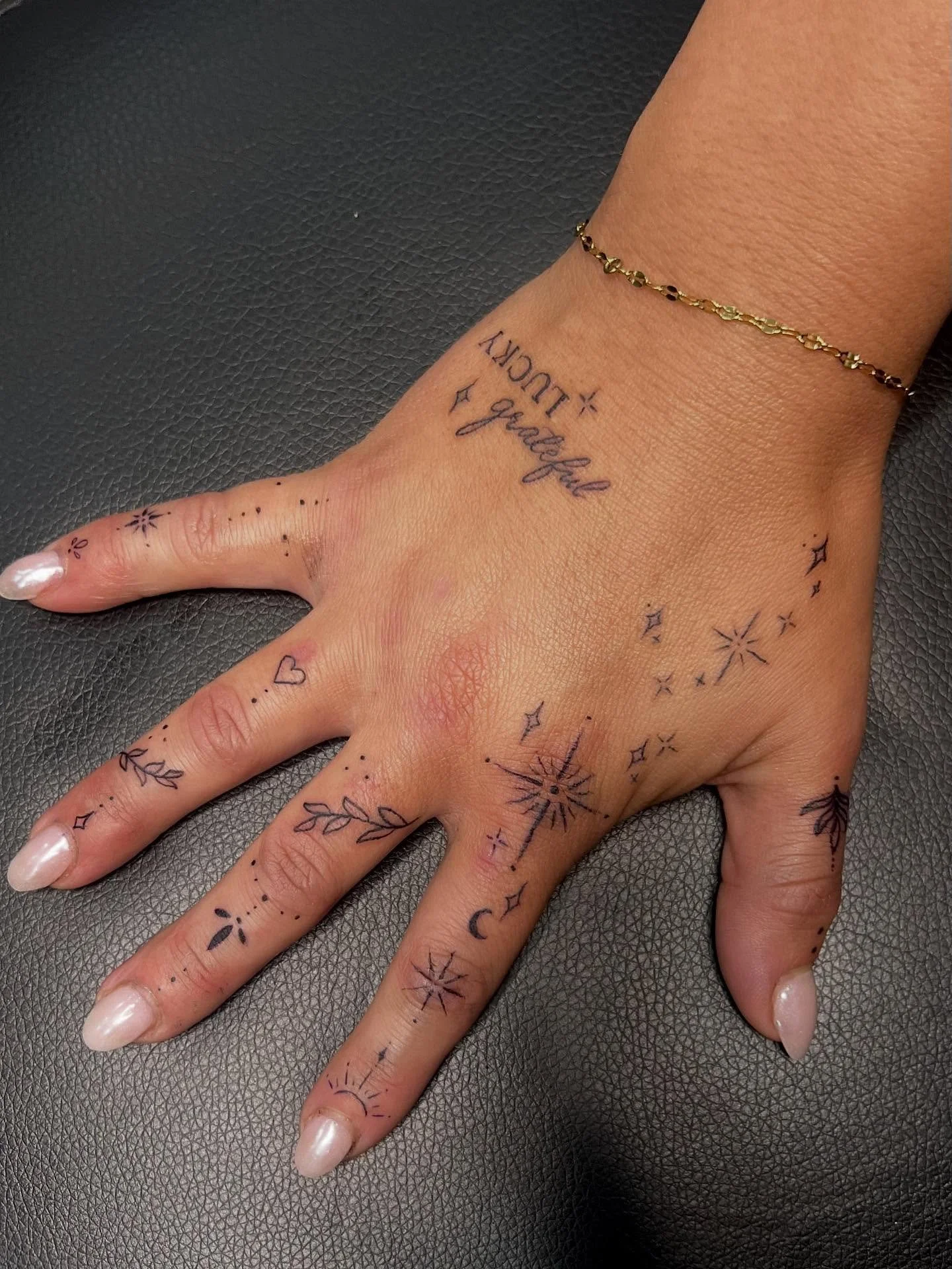 Baddie energy 🥵

A huge thank you to my girls @emilygrosskreutz and @doordye_byjk for their trust in this project 🫶🏼 Was so much fun to create this permanent jewellery for some of the coolest girls - can&rsquo;t wait to see you for the next ones ?