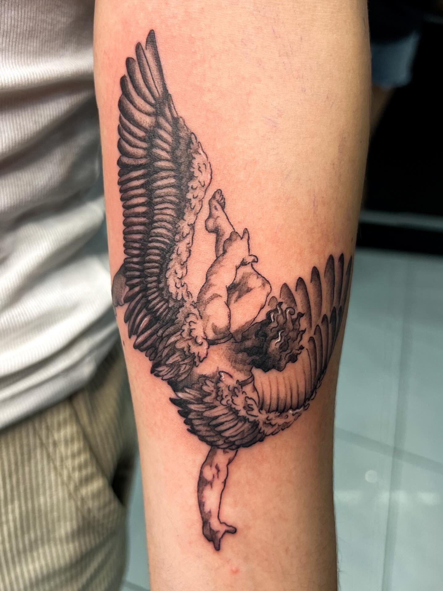 Incredibly grateful to have been given the opportunity to complete this one for Anders yesterday. Such an incredible way to spend the weekend! 

At: @squiresink 
By: @lilacjac.tattoos 

#finelinetattoo #microrealism #goldcoasttattoo #surfersparadise 