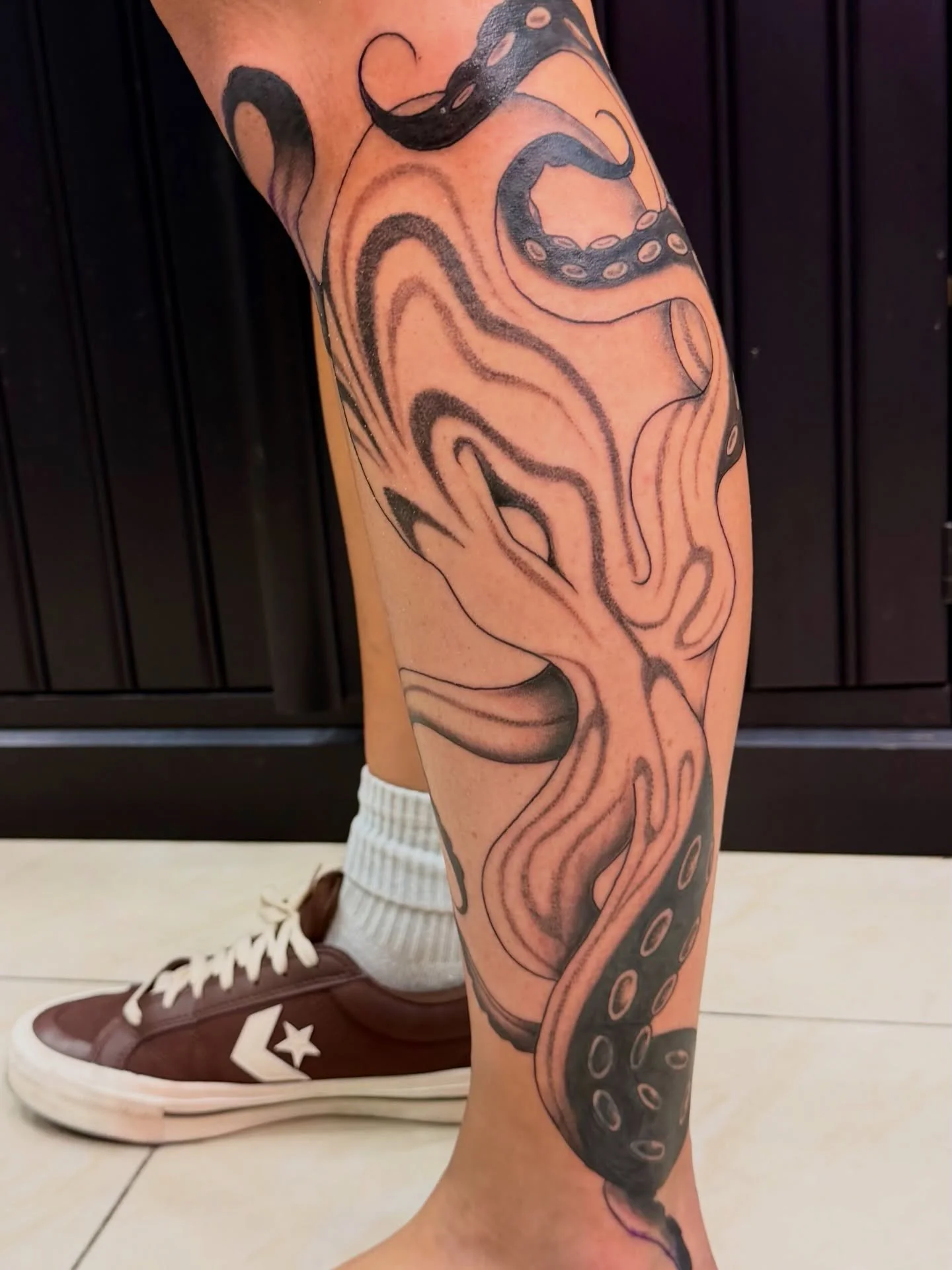 little bit of coverup magic 🪄 from cat to kraken 🐙

At: @squiresink 
By: @lilacjac.tattoos 

#coveruptattoo #surfersparadisetattoo #goldcoasttattoo #tattooartist #tattoocoverup