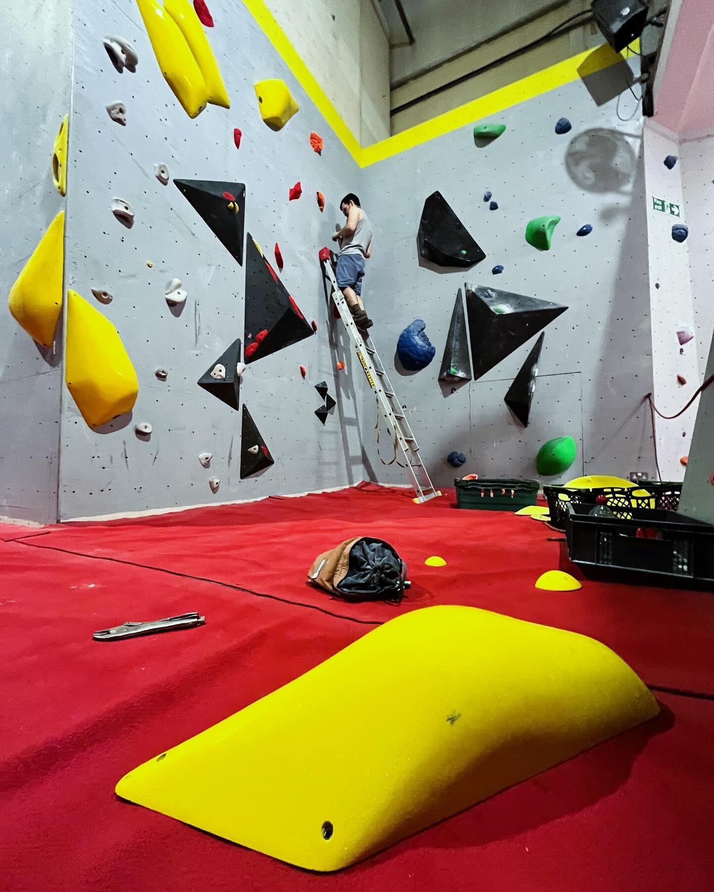 📍Newport Road

Setting on the go around the bouldering areas today- fresh blocs by this evening 🧗✌️