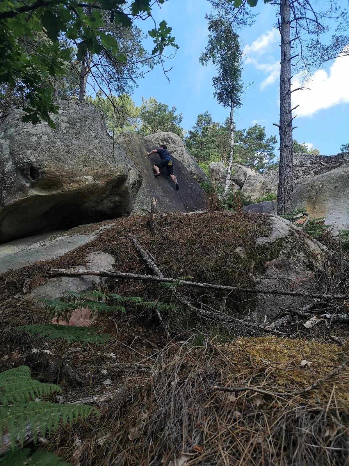 Easter Adventure: Plan Your Climbing Trip to Fontainebleau! 🧗‍♀️