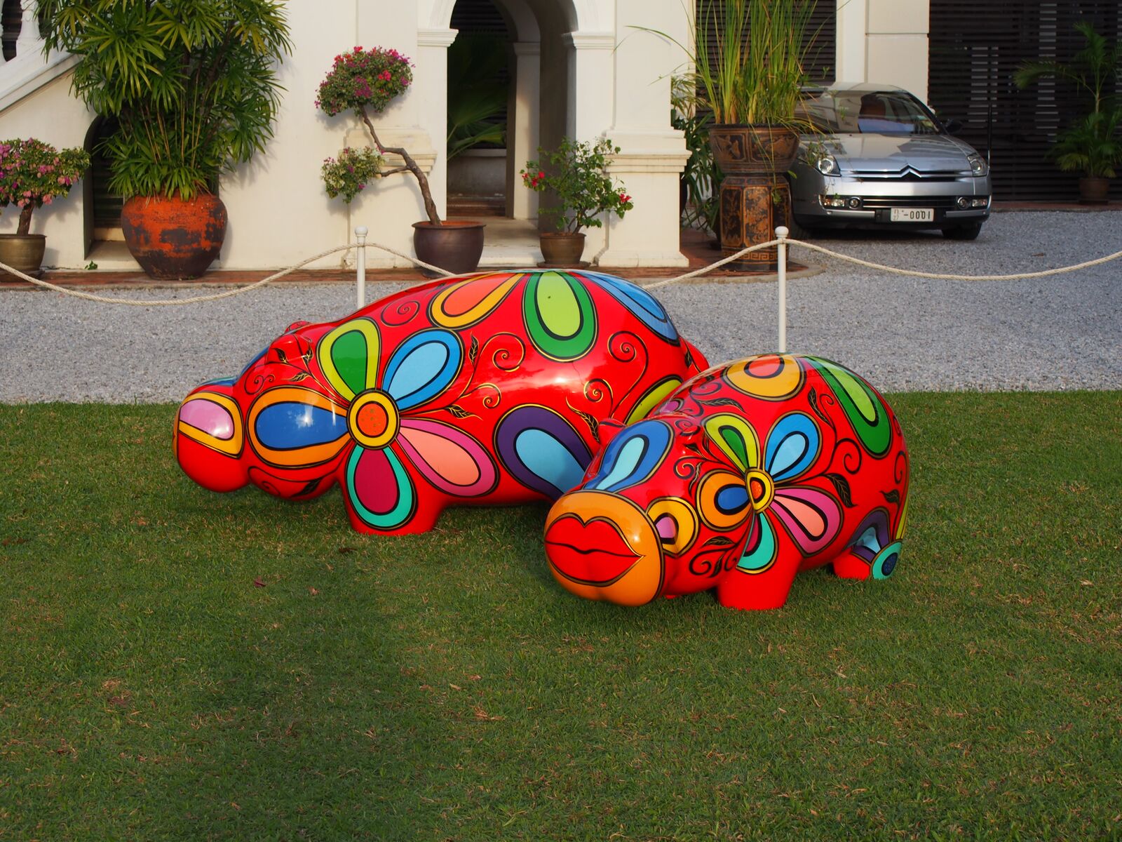 Hippop Art Artheline Pop art hippo sculpture French Ambassador residence Bangkok 02