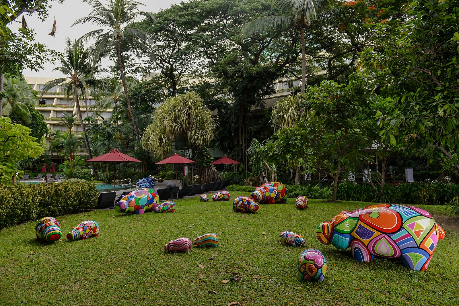 Hippop'Art Artheline Pop art hippo sculpture Bangkok French Ambassador residence 