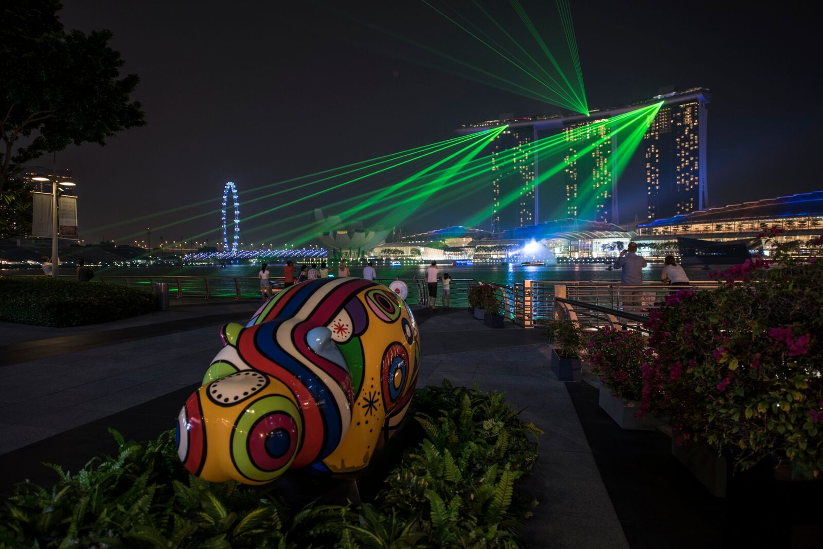 Hippop'Art Artheline Pop art hippo sculpture Singapore outside night