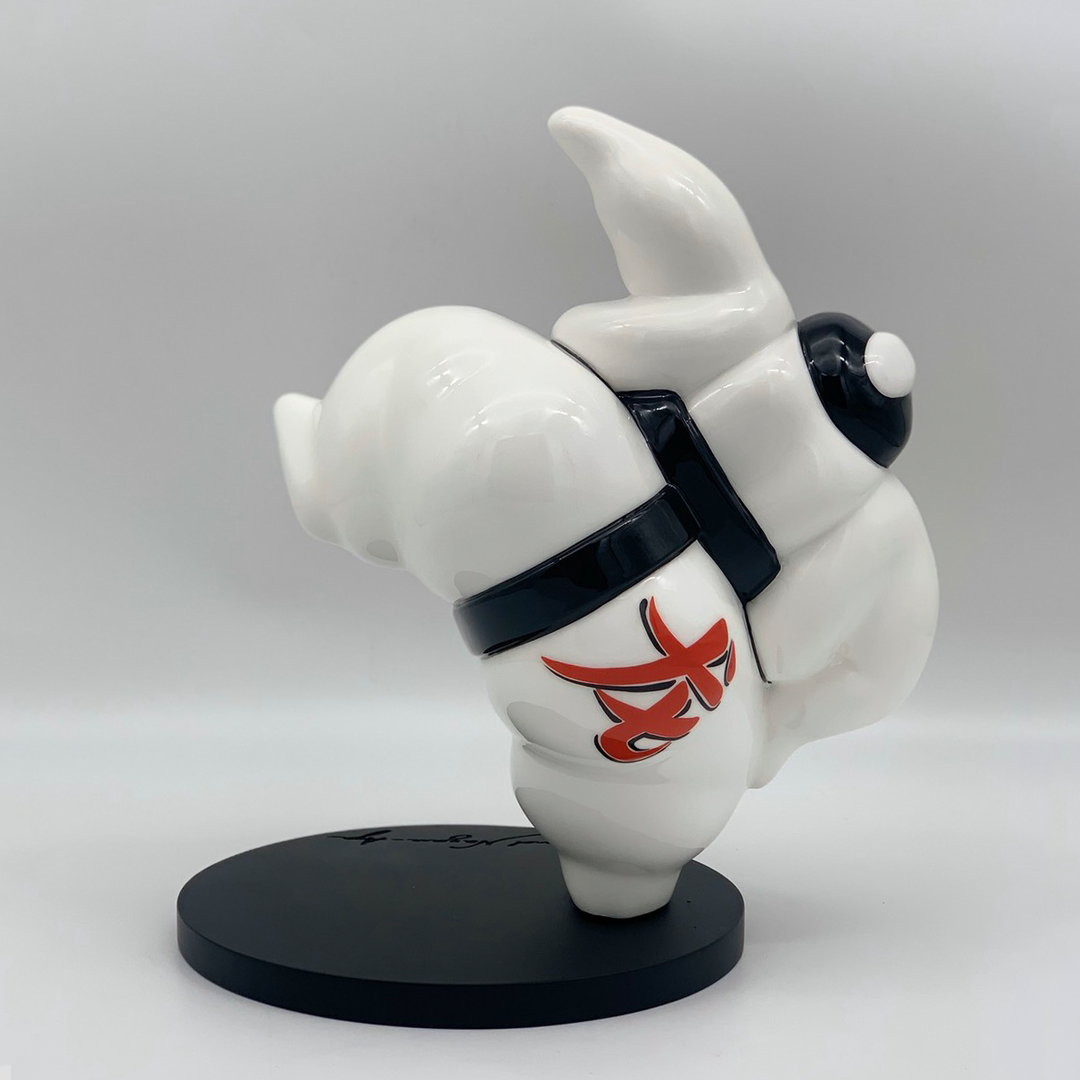 Sumo artist Arnaud Nazare-Aga Toroki White Dragon shiko Back