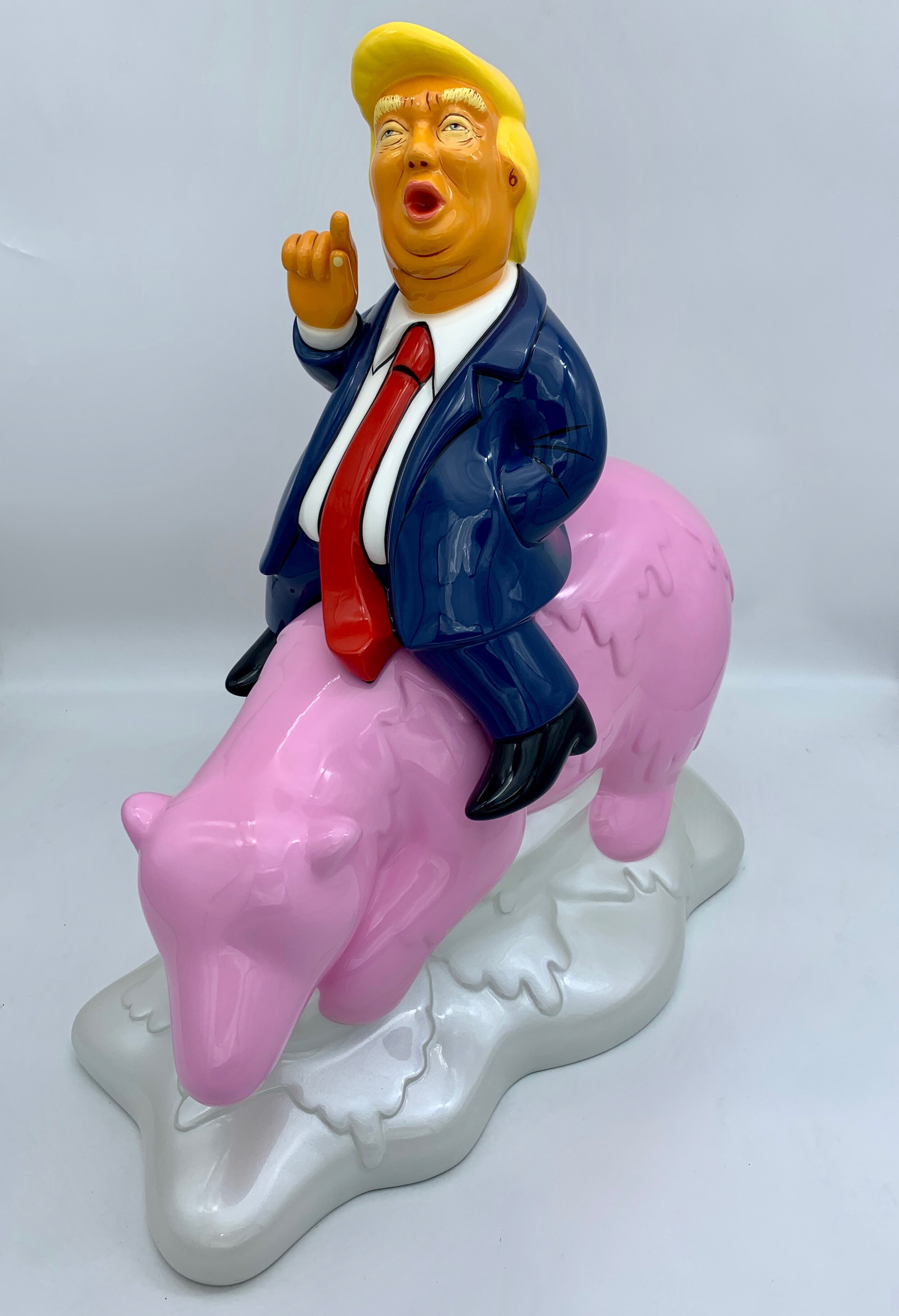 Fake The Climate Nazare-Aga Pop Art Trump sculpture on bear Light Pink &amp; White Pearl 01