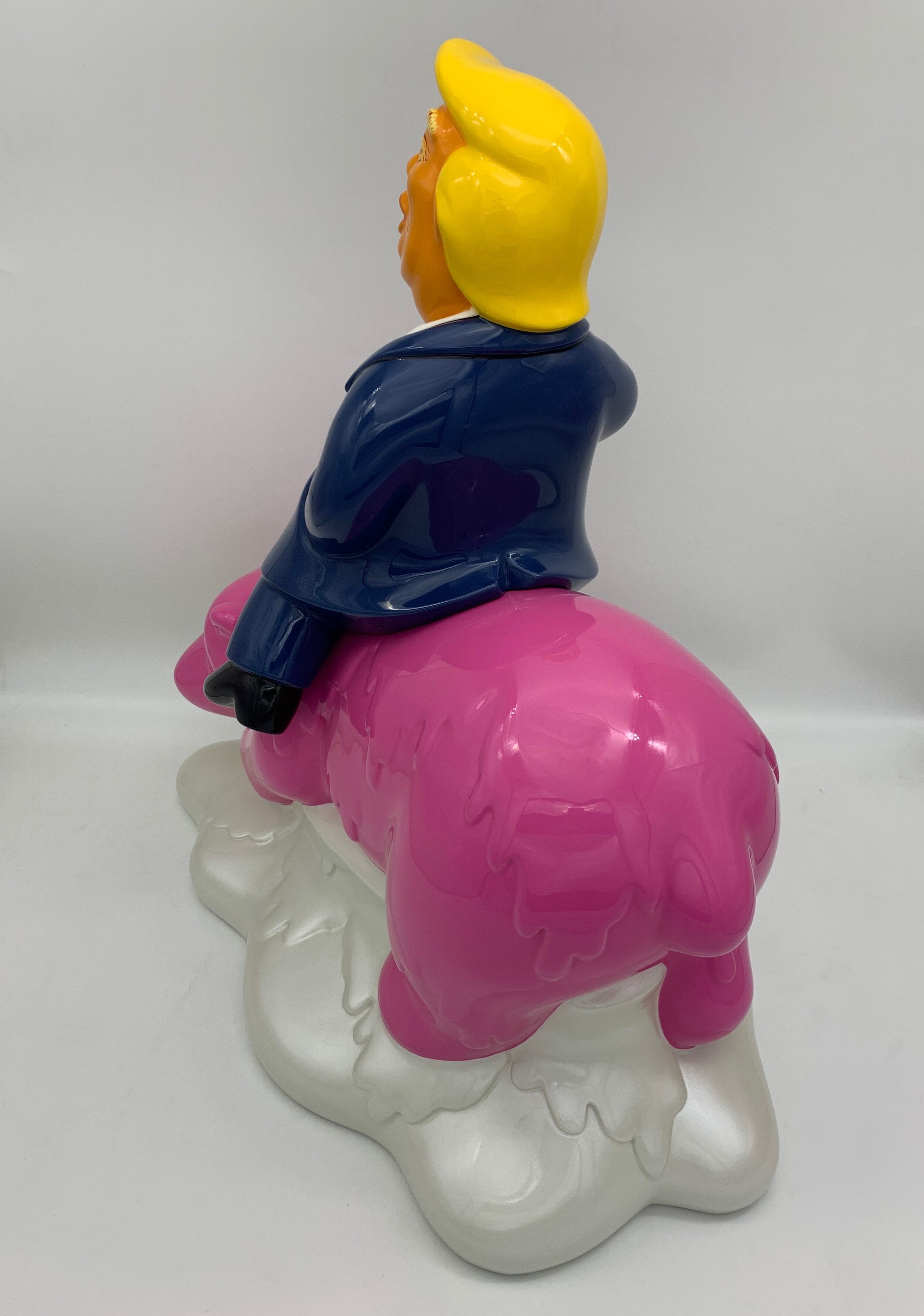 Fake The Climate Nazare-Aga Pop Art Trump sculpture on bear Dark Pink &amp; White Pearl 03