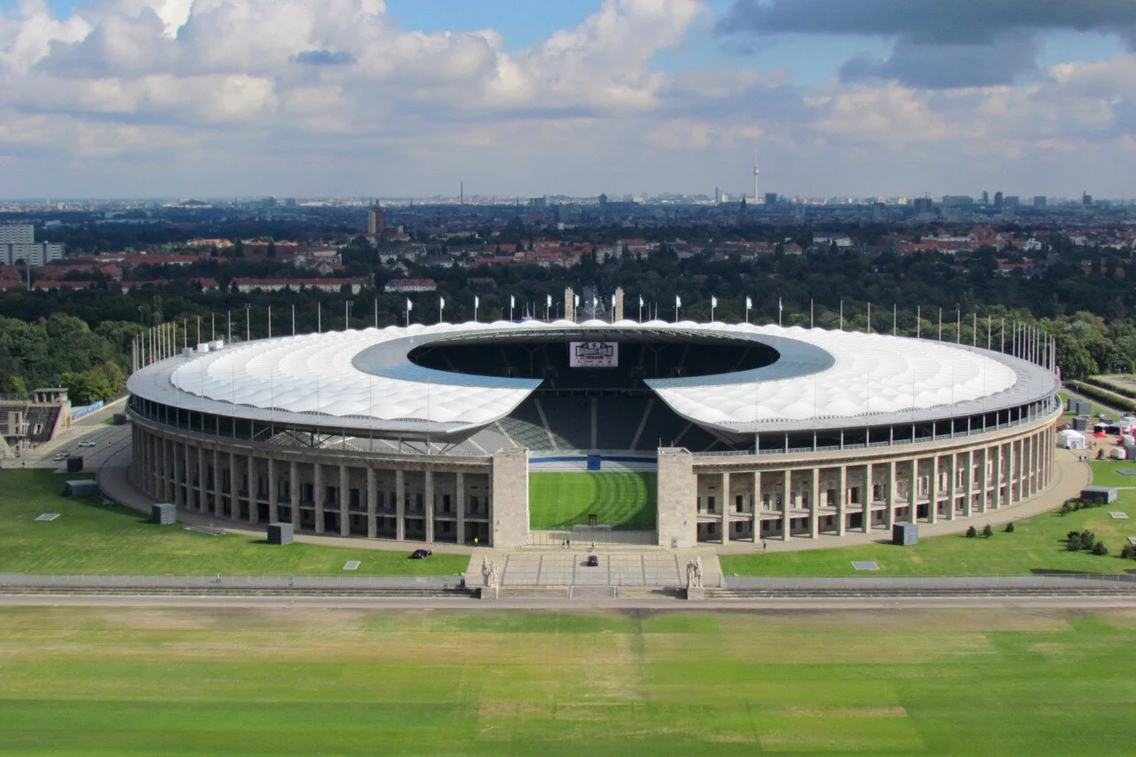 Berlim (com paragem obrigatória no Estádio Olímpico)