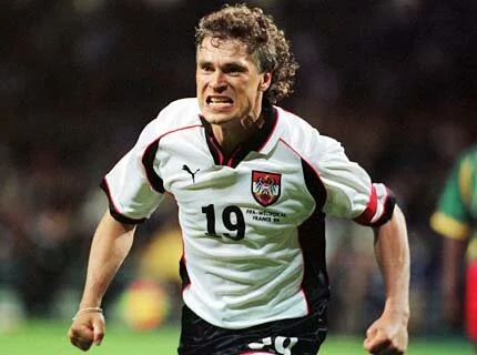 Diga 33 - um regresso ao século XX