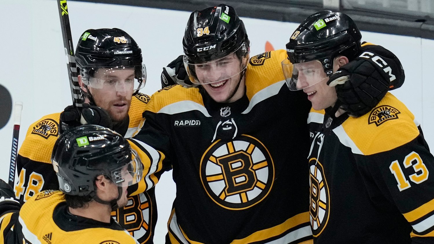 Boston Bruins patinam para temporada histórica?