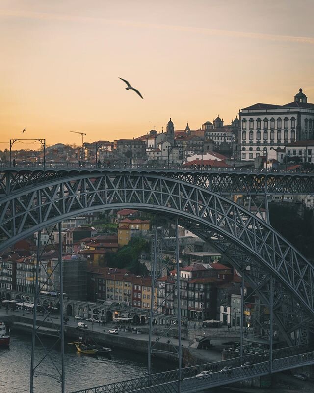 Porto at sunset #tamrondeutschland #withmytamron @tamron_deutschland (Anzeige)